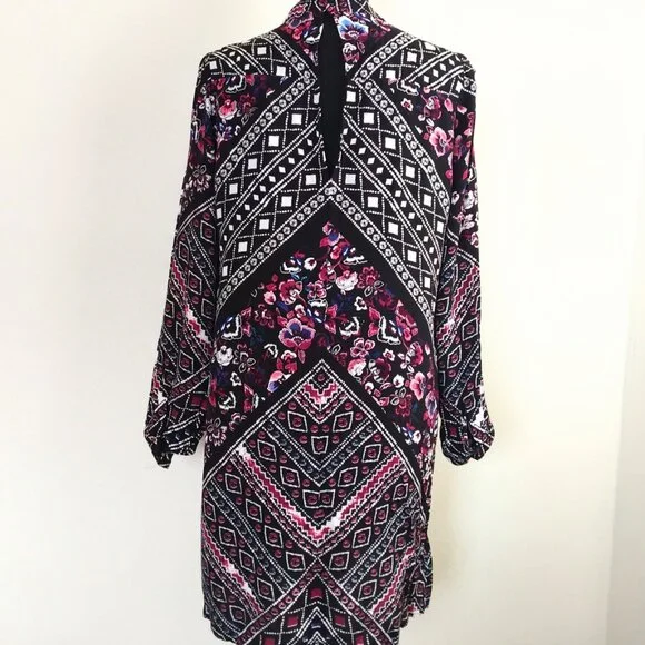 Express small black floral geometric long sleeve dress - Picture 8 of 13